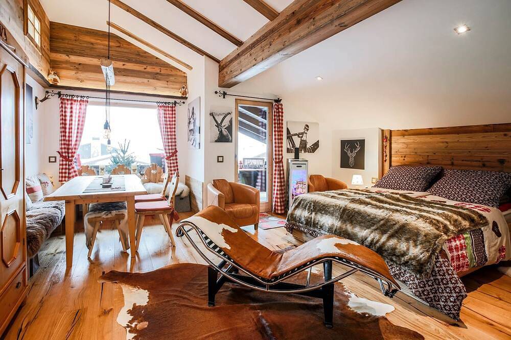 Kleines Alpenglück mit Blick auf Kaiser Gebirge in Reit im Winkl, Bayerische Alpen