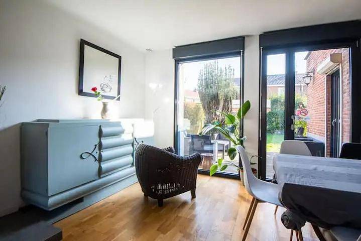 Location de vacances pour 6 personnes, avec vue et jardin à Lambersart - 2