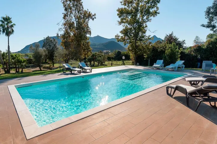 Casa de vacaciones para 8 personas, con piscina además de vistas y jardín - 1