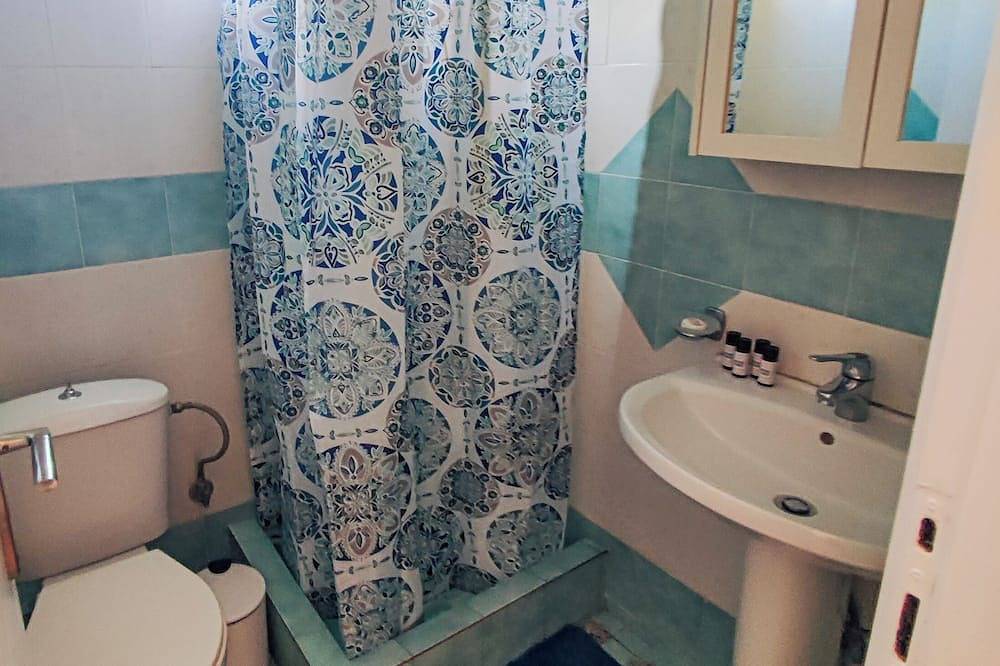 Ganze Wohnung, Grandma’s Pine Apartments – Twin-Bed Studio in Euböa