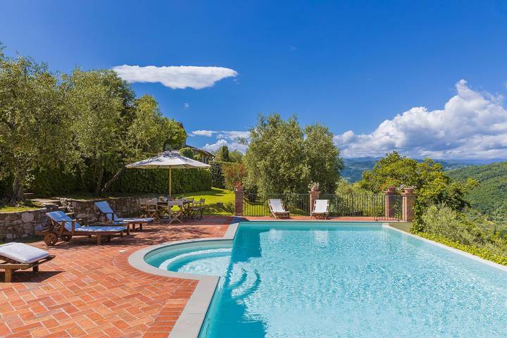 Villa per 19 persone, con giardino e idromassaggio a Monsummano Terme