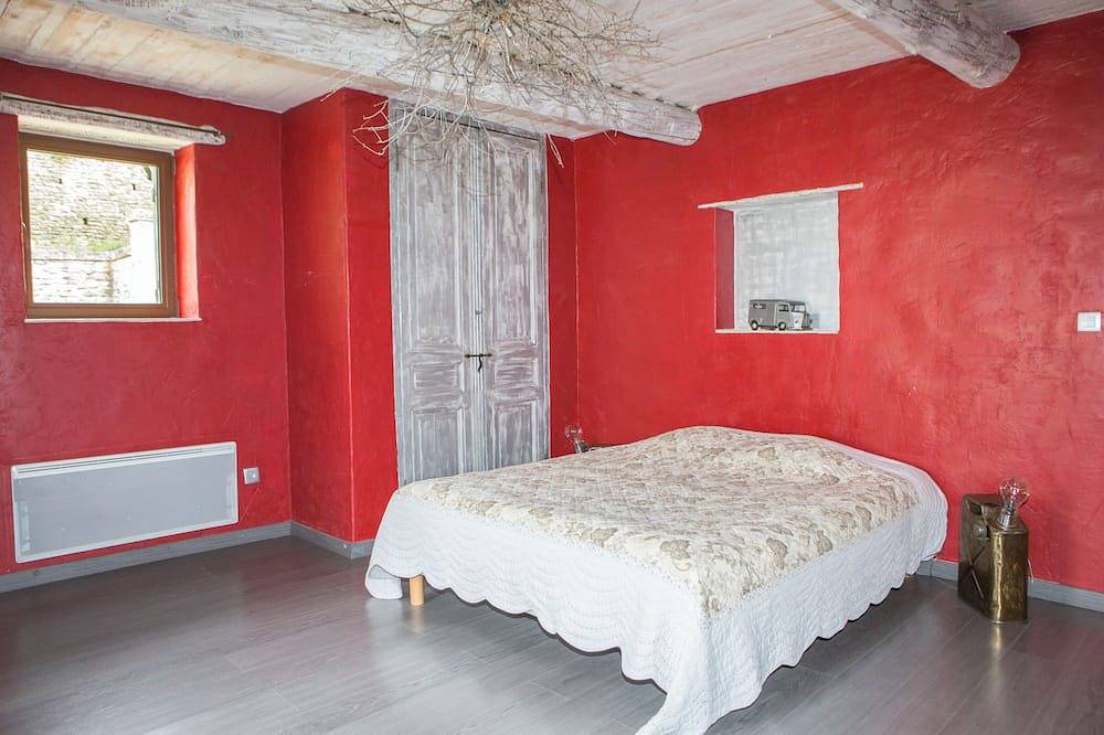 The old oven in Robion, Parc naturel régional du Luberon