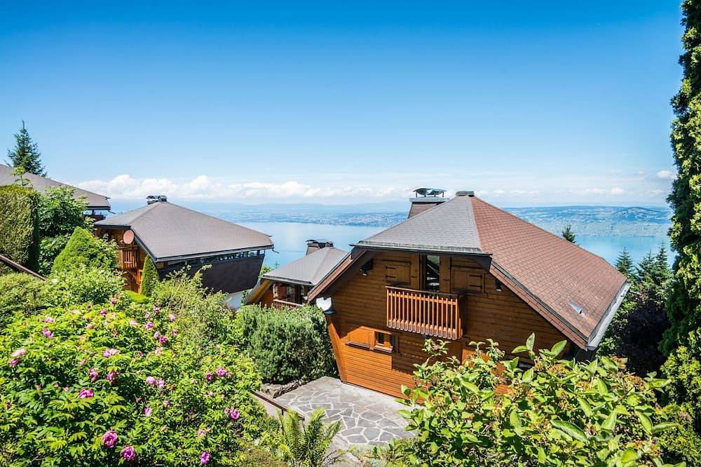 Chalet with a view over Lake Geneva in Thollon-les-Mémises, Thonon-les-Bains region