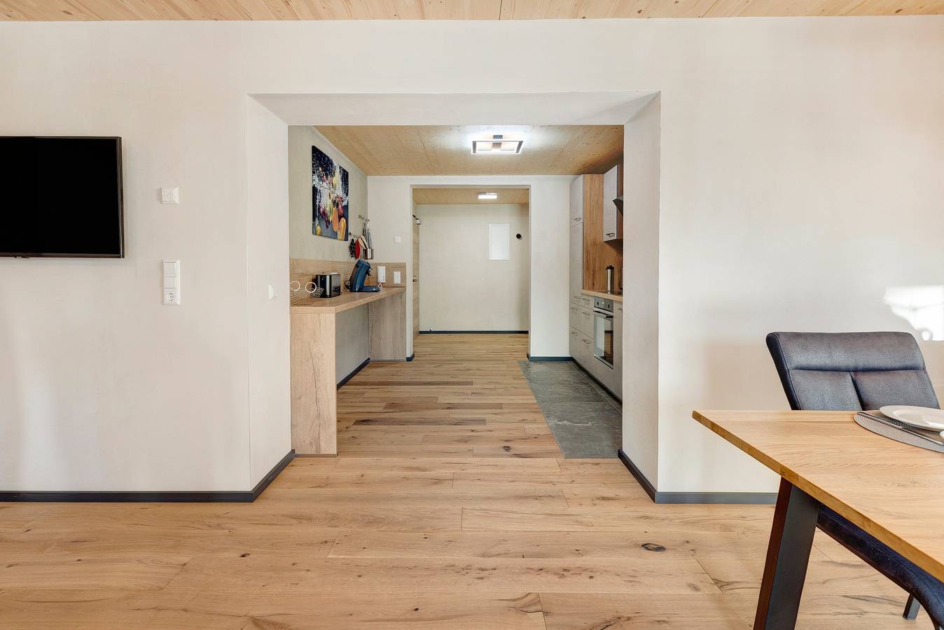 Ganze Wohnung, Ferienwohnung 'Ebbi' mit Balkon, barrierefrei. Hunde erlaubt. Grillhüte und Infrarotkabine. in Donaueschingen, Mittlerer Schwarzwald