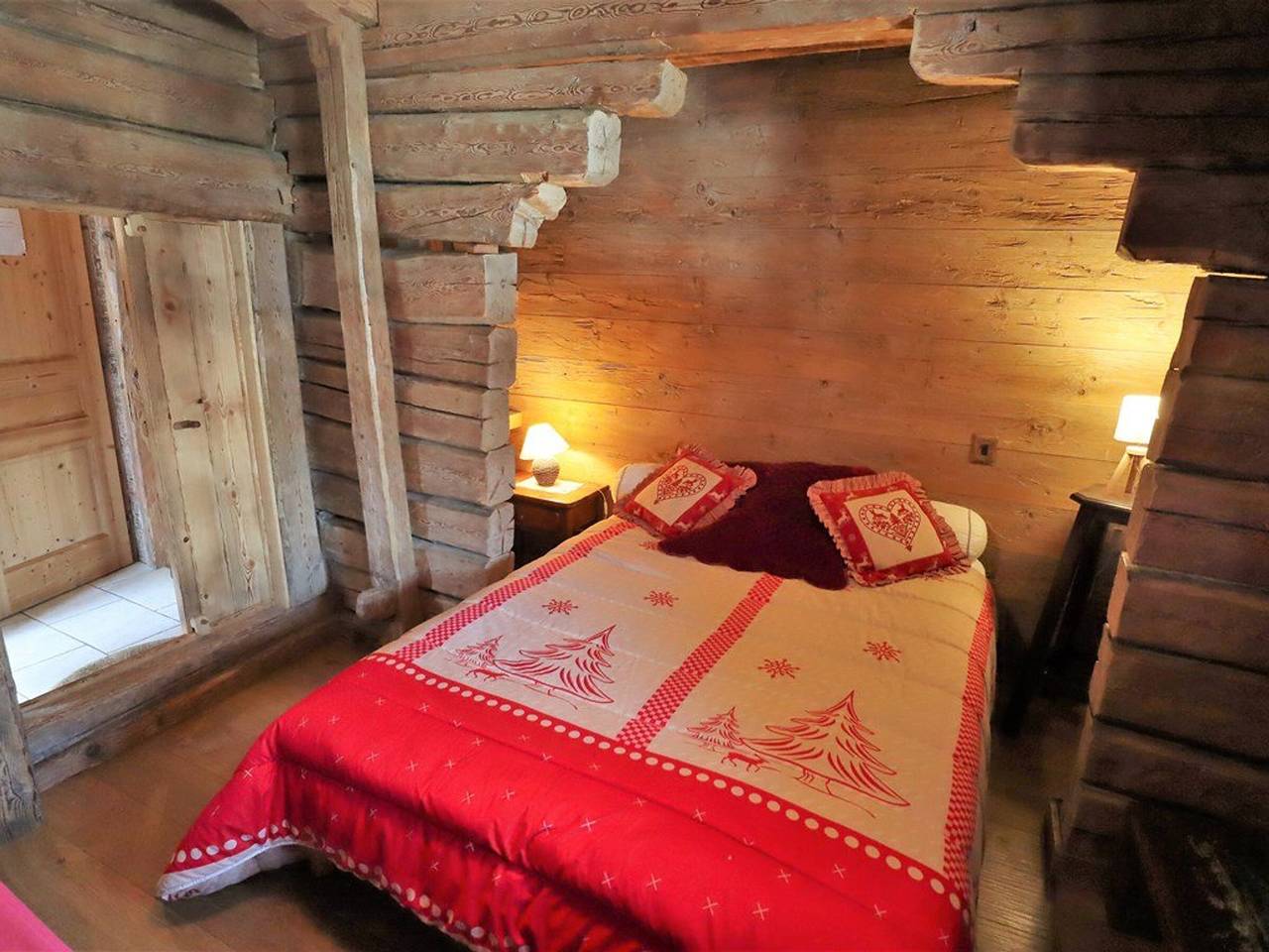 3-room chalet, 6 pers, 2 km from slopes, south-facing, internet in Arêches, Beaufort (Rhône-Alpes)