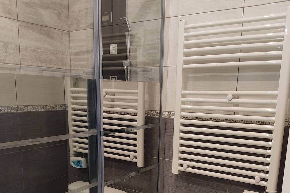 Apartamento entero, Episy lock housing with outdoor Spa  in Épisy, Sena y Marne