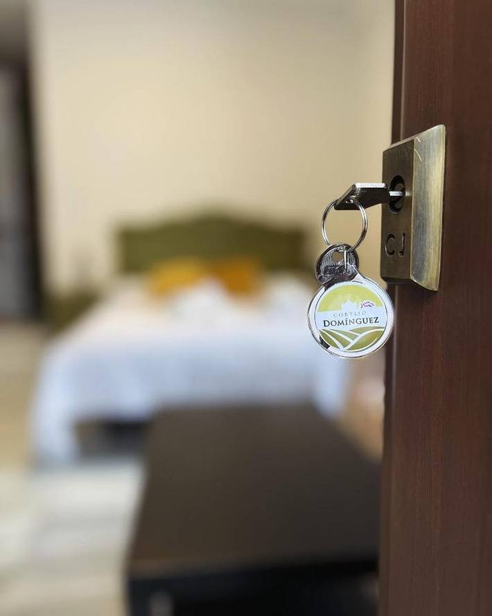 Casa rural para 19 personas, con jardín además de vistas y piscina, Se admiten mascotas en Lucena - 3