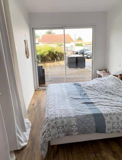 Location de vacances pour 10 personnes, avec jacuzzi ainsi que jardin et piscine à Saint-Vincent-de-Tyrosse - 2