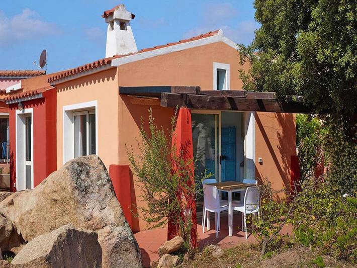 Gîte pour 2 personnes, avec balcon/terrasse et piscine dans Loiri Porto San Paolo - 2