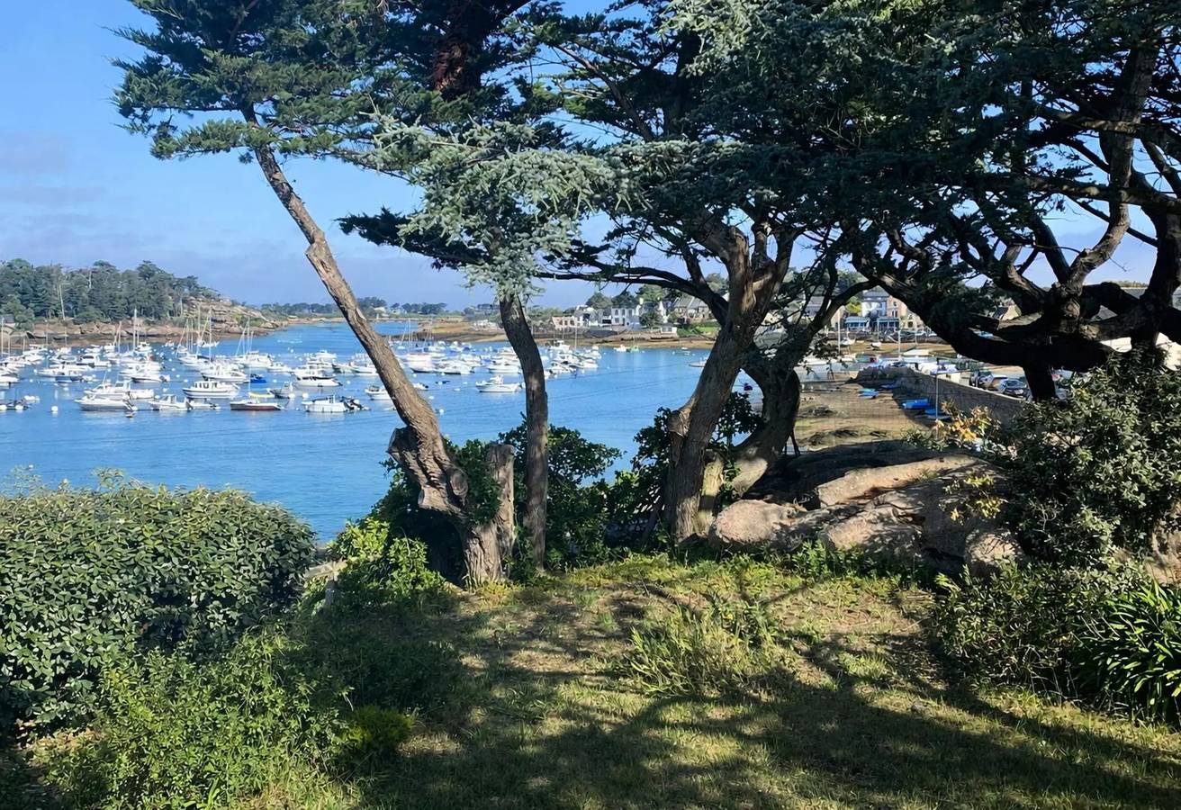 Villa vue mer sur le port de Ploumanac'h in Perros-Guirec, Côte de Granit Rose