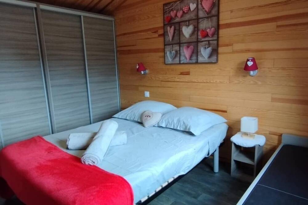 Le Petit Chalet Des Vosges (near Gerardmer) in Corcieux, Parque natural regional de los Ballons des Vosges