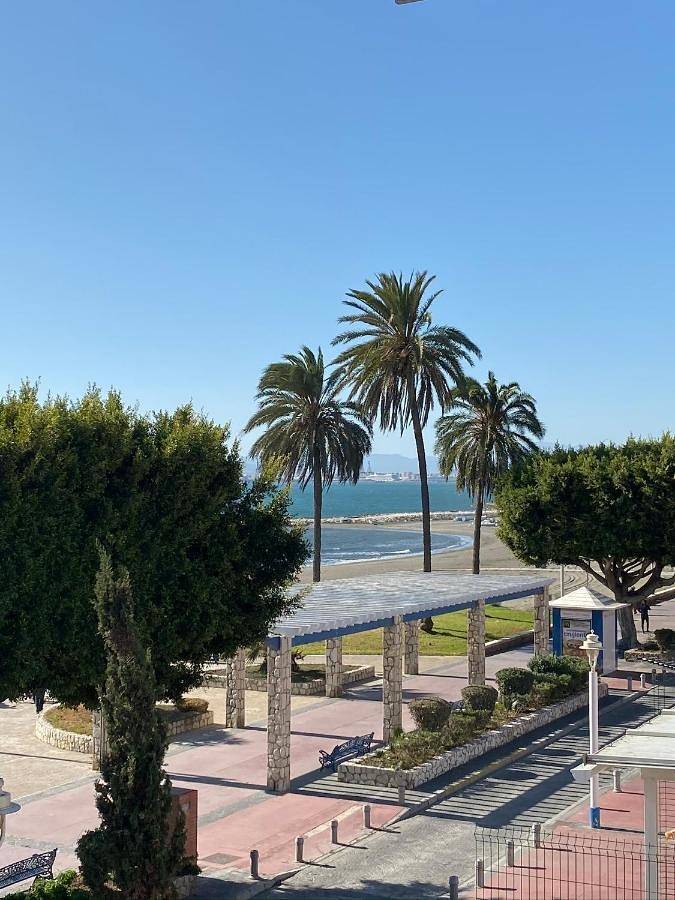 Location de vacances pour 4 personnes, avec Balcon et Terrasse ainsi que Jardin et Vue dans El Palo (Málaga)