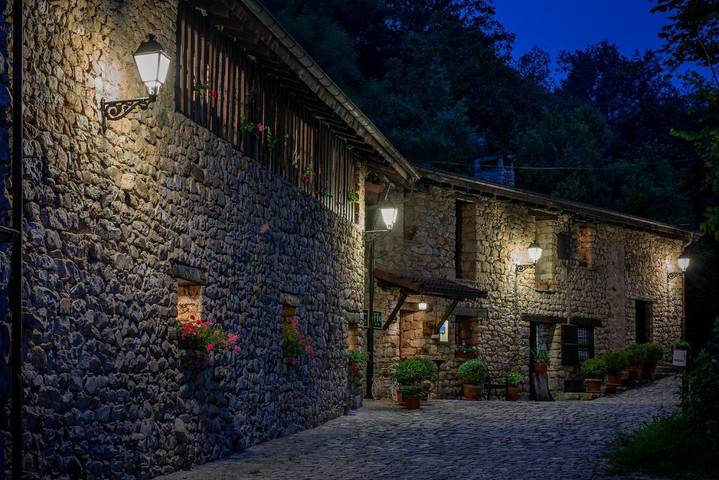 Hotel para 2 personas, con Terraza además de Jardín y Vistas en Peñamellera Alta - 4