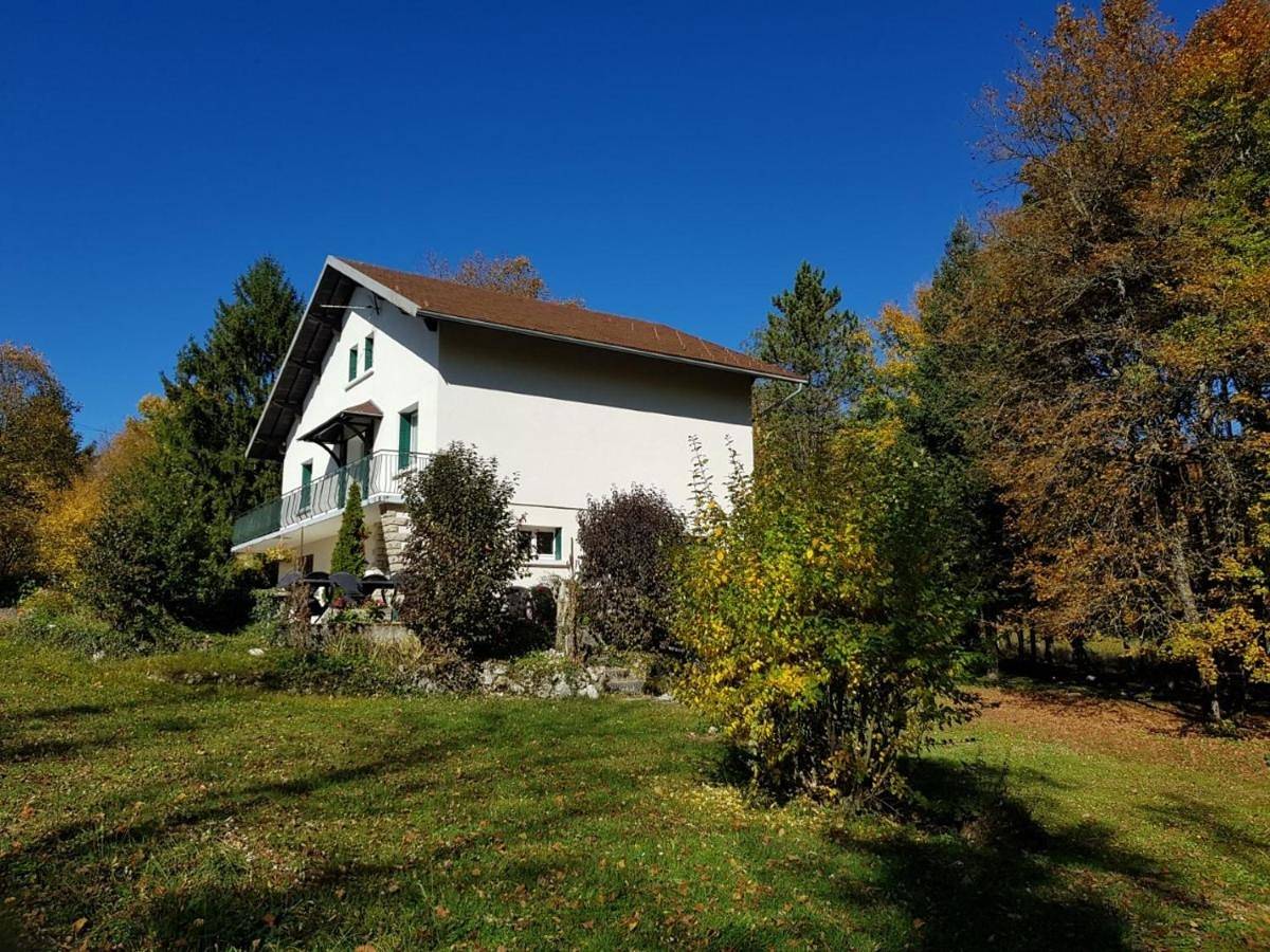 Gîte grande capacité au calme circuit Cascades du Hérisson in Bonlieu, Jura Francais