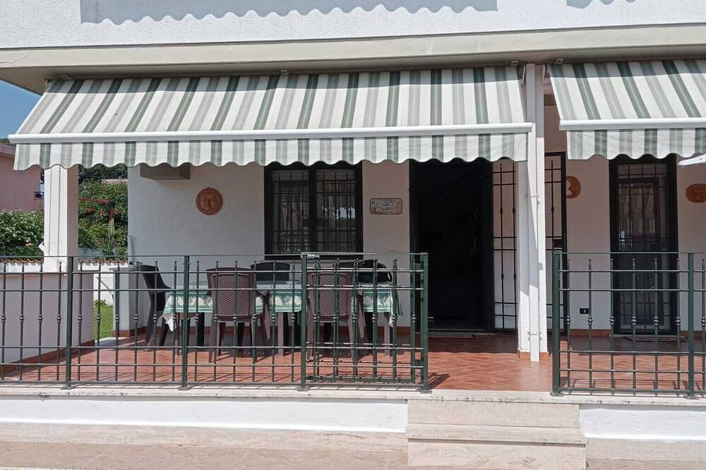 Villa per 12 Persone in Anzio, Provincia di Roma