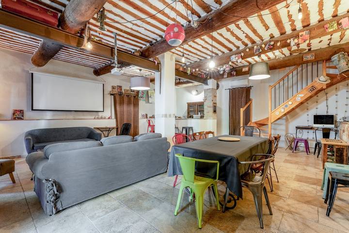 Maison de vacances « Le Mas Des Mourguettes » avec piscine partagée, Wi-Fi et climatisation in Le Thor, Vaucluse