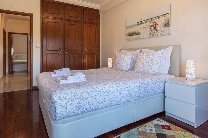 Ganze Wohnung, Casa Miha - Zwei Schlafzimmer Wohnung, Schläft 4 in Sintra, Naturpark Sintra-Cascais