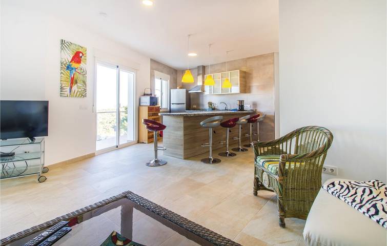 Gîte pour 6 personnes, avec terrasse ainsi que piscine et jardin, adapté aux familles à Orba - 4