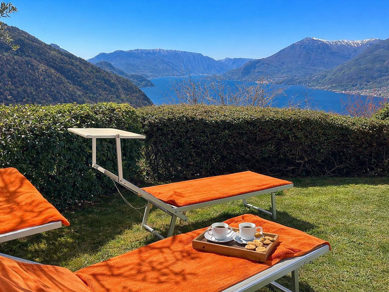 Ganze Wohnung, Paradiso Luna Garten-Ferienwohnung mit Pool in Vestreno, Valvarrone