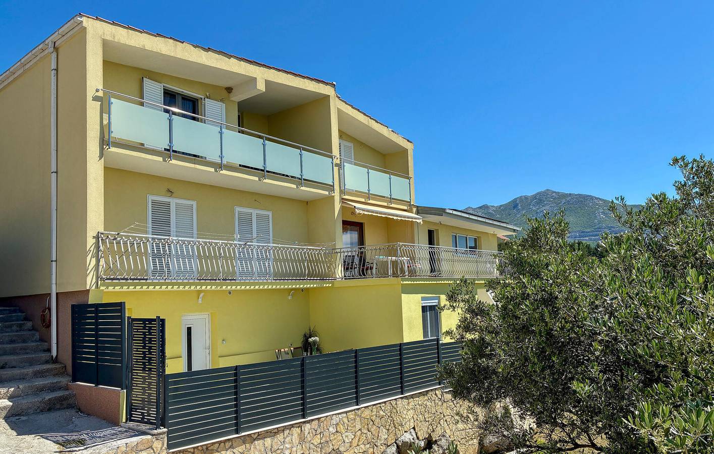 Feriehus for 8 personer med badebasseng in Klis, Split-Dalmatia