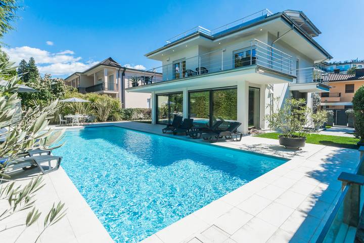 Villa pour 8 personnes, avec Terrasse et Jardin ainsi que Vue sur le lac et Vue à Comune di Stresa
