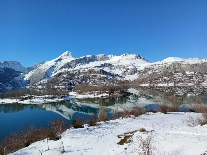Casa de vacaciones para 6 personas, con vistas además de jardín y vistas al lago - 1