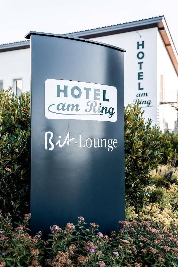Hotel, mit Terrasse und Whirlpool sowie Garten und Ausblick in Rock am Ring - 3