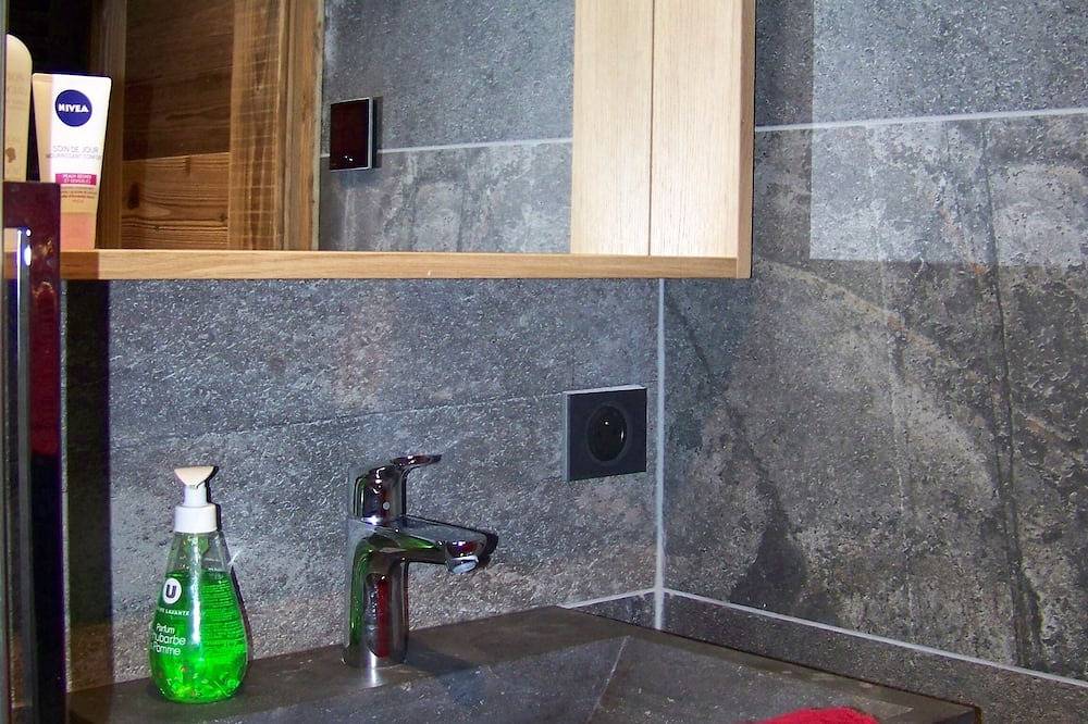 Ganze Wohnung, Terrassenwohnung Mit Dem Fuße der Pisten in La Clusaz, Annecy und Umgebung