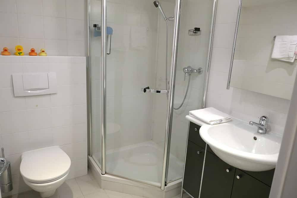 Ganze Wohnung, Moderne, comfortable Loft-Wohnung, direkt am See und Monte Caslano gelegen. in Caslano, Luganersee (Italien)