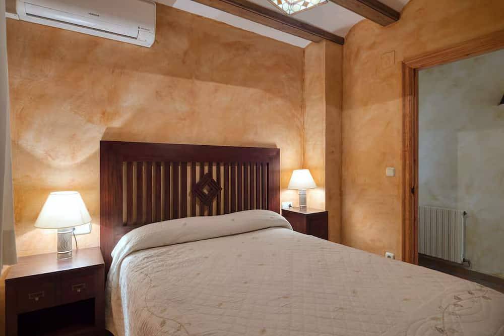 Casa del Moliner - House for 7 with pool, Ac and Wi-Fi in Boada, Vilanova de Meià