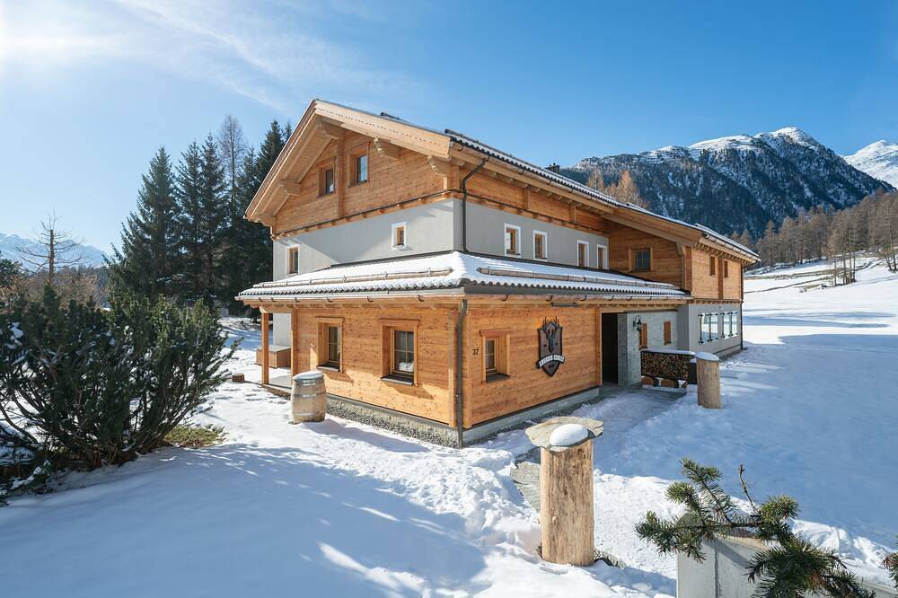 Geheel appartement, Engadin Chalet Appartment- Val Bever St.Moritz ideal for 2 persons. New! in Bever, Oberengadin