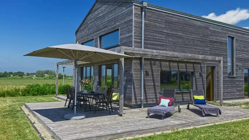 Ferienhaus für 8 Personen, mit Garten in Pellworm