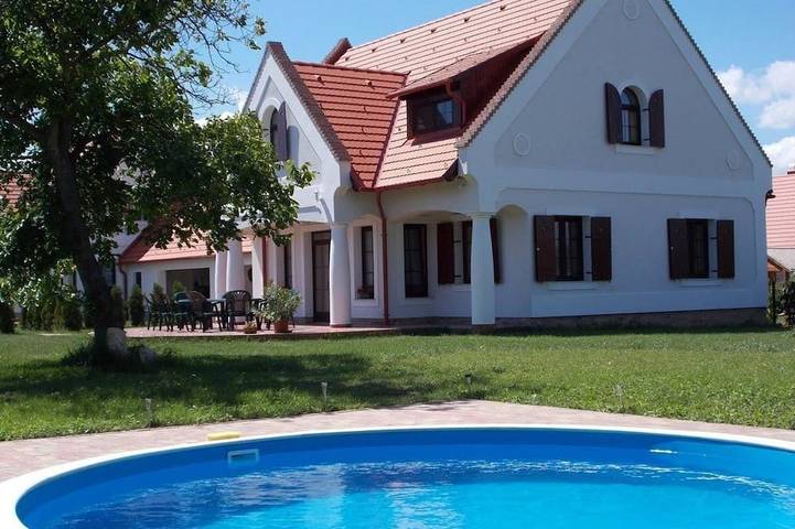 Ferienhaus für 17 Personen, mit Garten und Pool