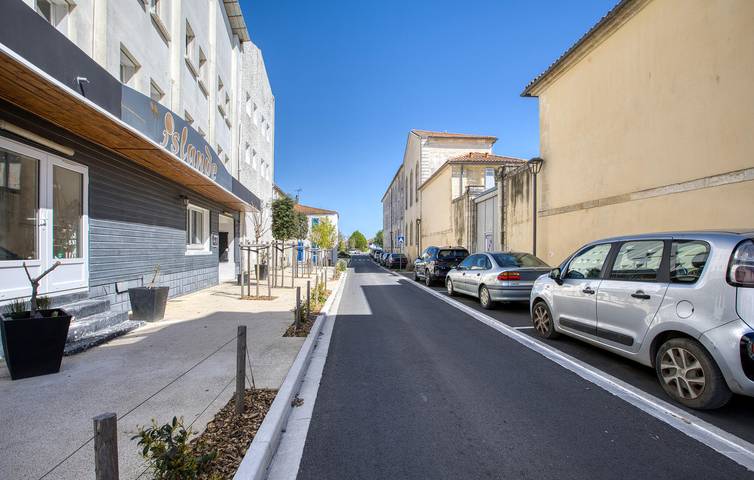Apartamento vacacional entero, Acogedor apartamento cerca de restaurantes costeros y del centro de la ciudad in Le Château-d'Oléron, Côte de Beauté