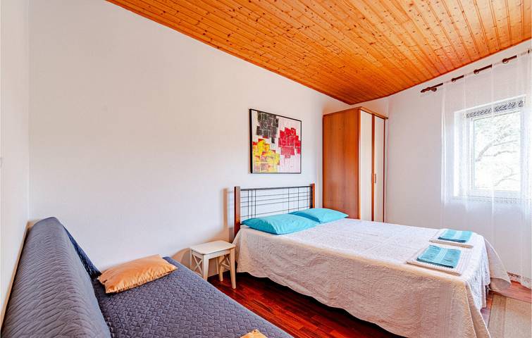 Ganze Ferienwohnung, Urlaub am Meer: 2-Zimmer-Wohnung mit Terrasse und Parkplatz, 200 m vom Strand entfernt in Račišće (Dalmatien), Korcula