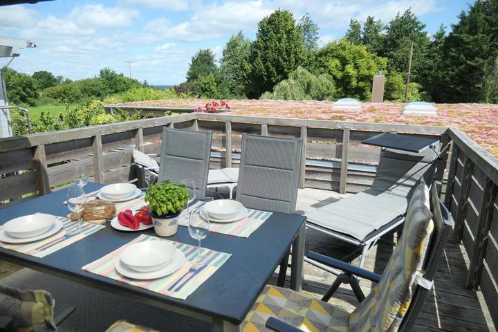 Ferienwohnung mit Meerblick für 5 Personen, mit Terrasse und Garten