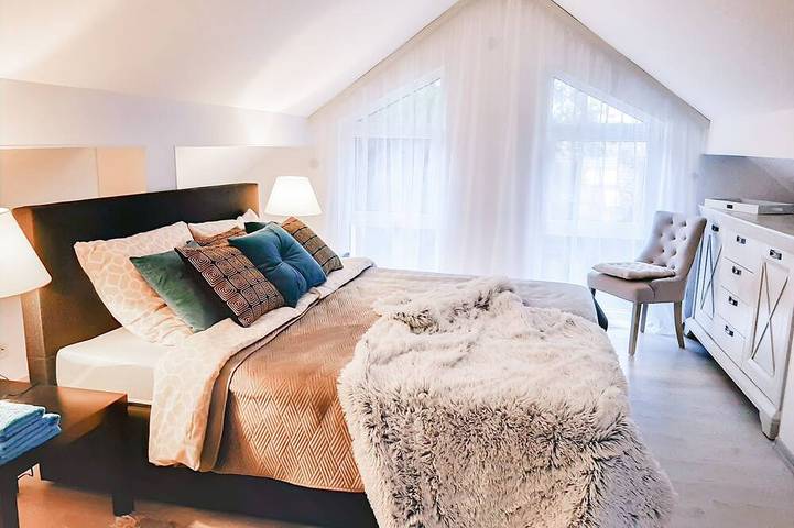 Ferienwohnung für 7 Personen, mit Balkon und Garten in Schiffweiler