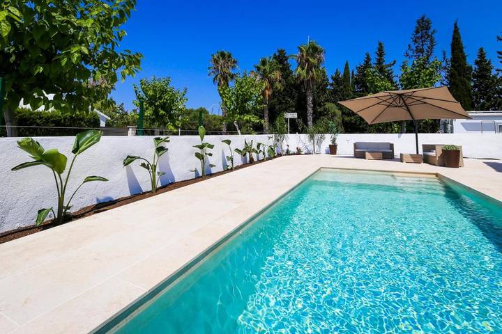 Chalet para 12 personas, con terraza además de piscina y jardín en Salou