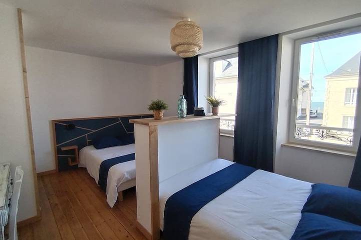 Furnished tourist house *** with sea view on all levels and 150 m from the beach in Saint-Benoît-de-l'Aure, Región de Bayeux