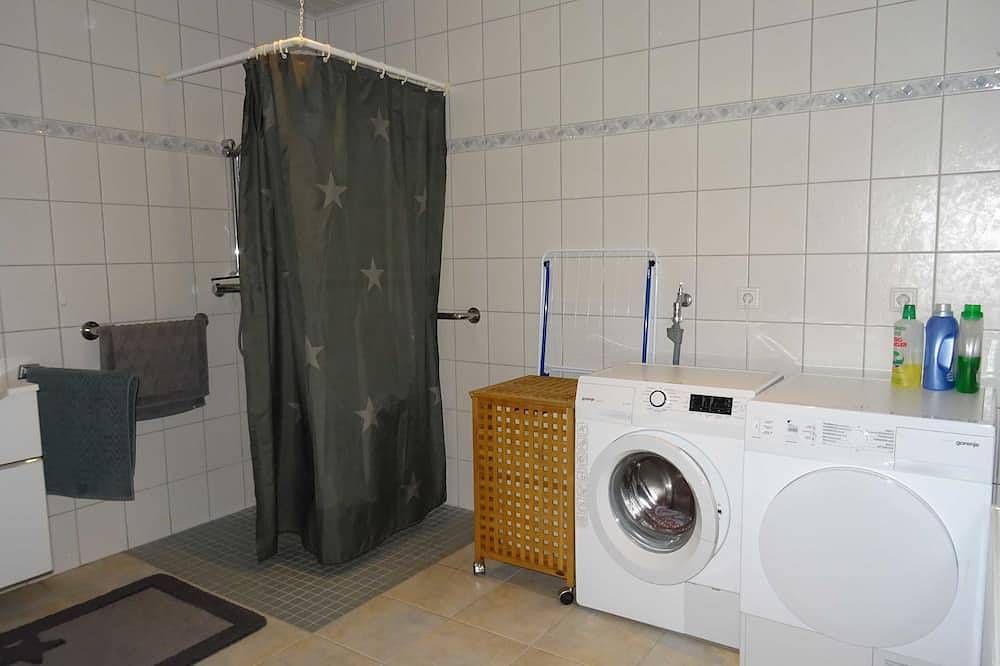 Ganze Wohnung, Nord-Ostsee-Nest: Fewo mit Sonnenterrasse und Wallbox - Nord-Ostsee-Nest in Tarp, Eider-Treene-Sorge