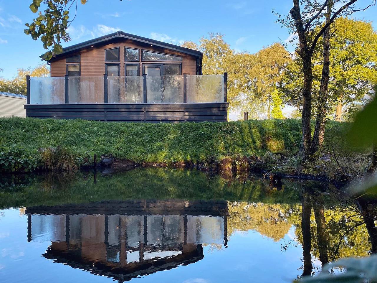 Lakeview Lodge in Wiltshire