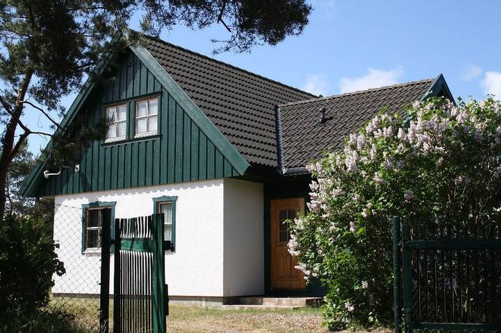 Ferienhaus für 4 Personen, mit Terrasse und Seeblick in Wieck am Darß