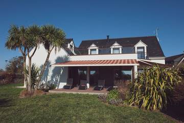 Cottage pour 12 personnes, avec sauna ainsi que jacuzzi et jardin dans Plage Trenez