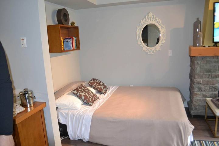 Gîte pour 8 personnes, avec jardin et jacuzzi, animaux acceptés à Canmore - 4