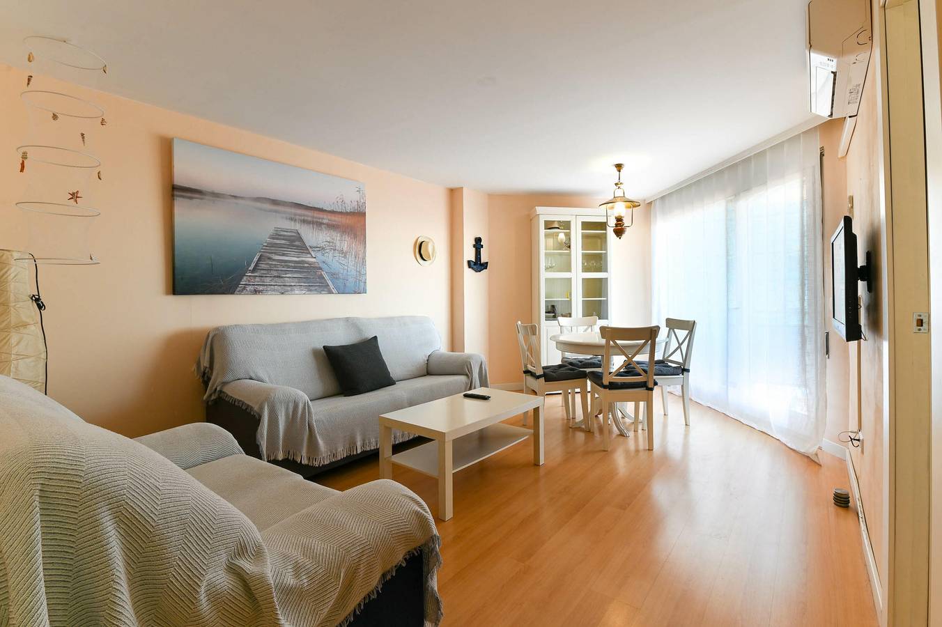 Appartement entier, At066 Boabi: Appartement avec A/C, wifi et parking en face de la plage in Torredembarra, Costa Dorada