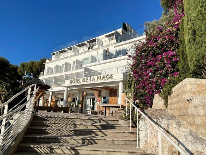 Hôtel pour 2 personnes, avec terrasse dans Plage Du Bestouan Cassis - 2