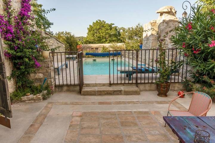 Chambre d’hôte pour 2 personnes, avec Terrasse et Jardin ainsi que Piscine et Vue