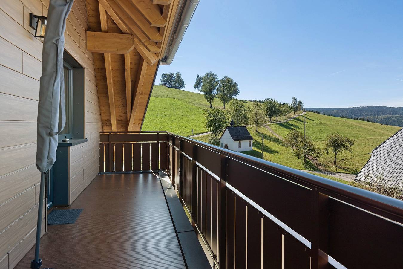 Ganze Wohnung, Neueröffnung 2024 Ferienwohnung 'Landleben Deluxe' mit Bergblick, Gemeinschaftsterrasse und Wlan in Triberg, Südschwarzwald