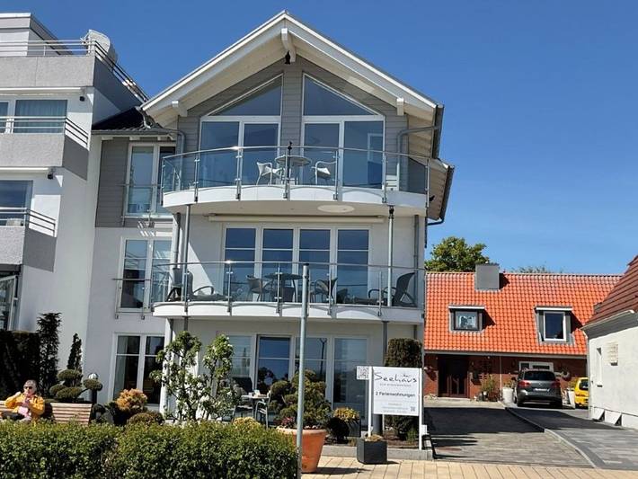 Ganze Ferienwohnung, Seehaus zur Strandbrücke - 3-Raum FeWo I, 70m², Eg, Terrasse, Meerblick in Scharbeutz, Ostholstein