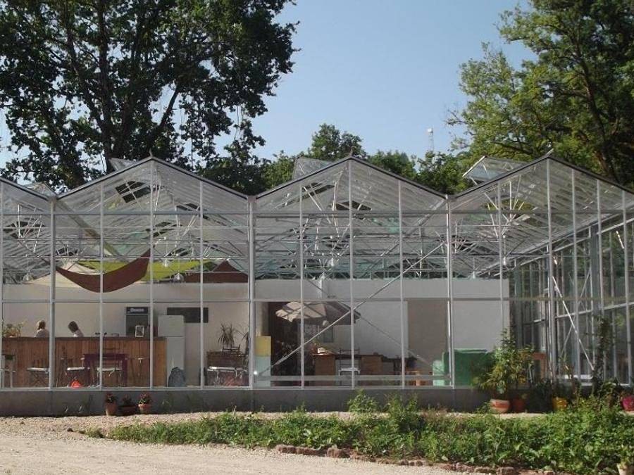 Camping Glamping Terre Rouge - Tente 4 personnes - Tente forestière - Zone Prairie in Villecomtal, Aveyron